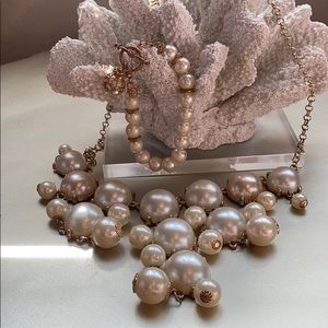 Pearl necklace and bracelet set